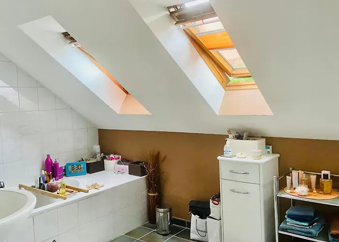 公寓 Gaestezimmer Sabine -benoetigt Vor Der Annahme Einer Buchungsanfrage Vollstaendigen Kontaktdaten Der Gaeste Sowie Eine Tel Erreichbarkeit